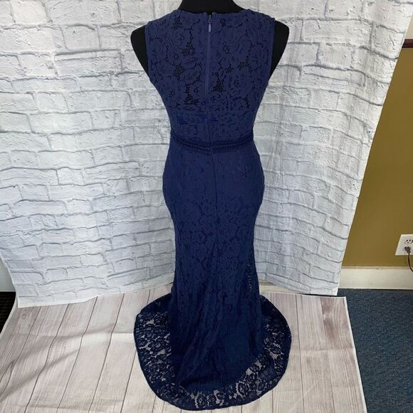 Lulus trumpet floor length gown fully lined with lace overlay sz S - Picture 4 of 15